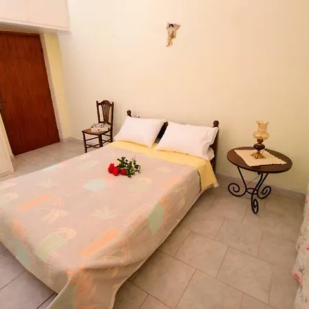 Casa Di Leon Apartment Agios Leon